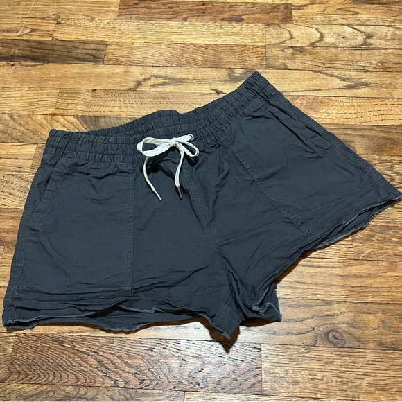 Vuori Vintage Ripstop Shorts Size Medium - Picture 2 of 4